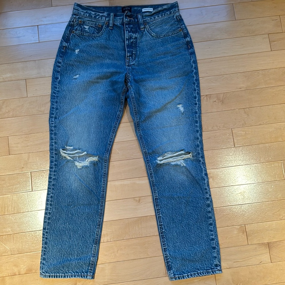J.crew Premium Edition relaxed boyfriend jean / 26 / GEYSER BLUE WASH
